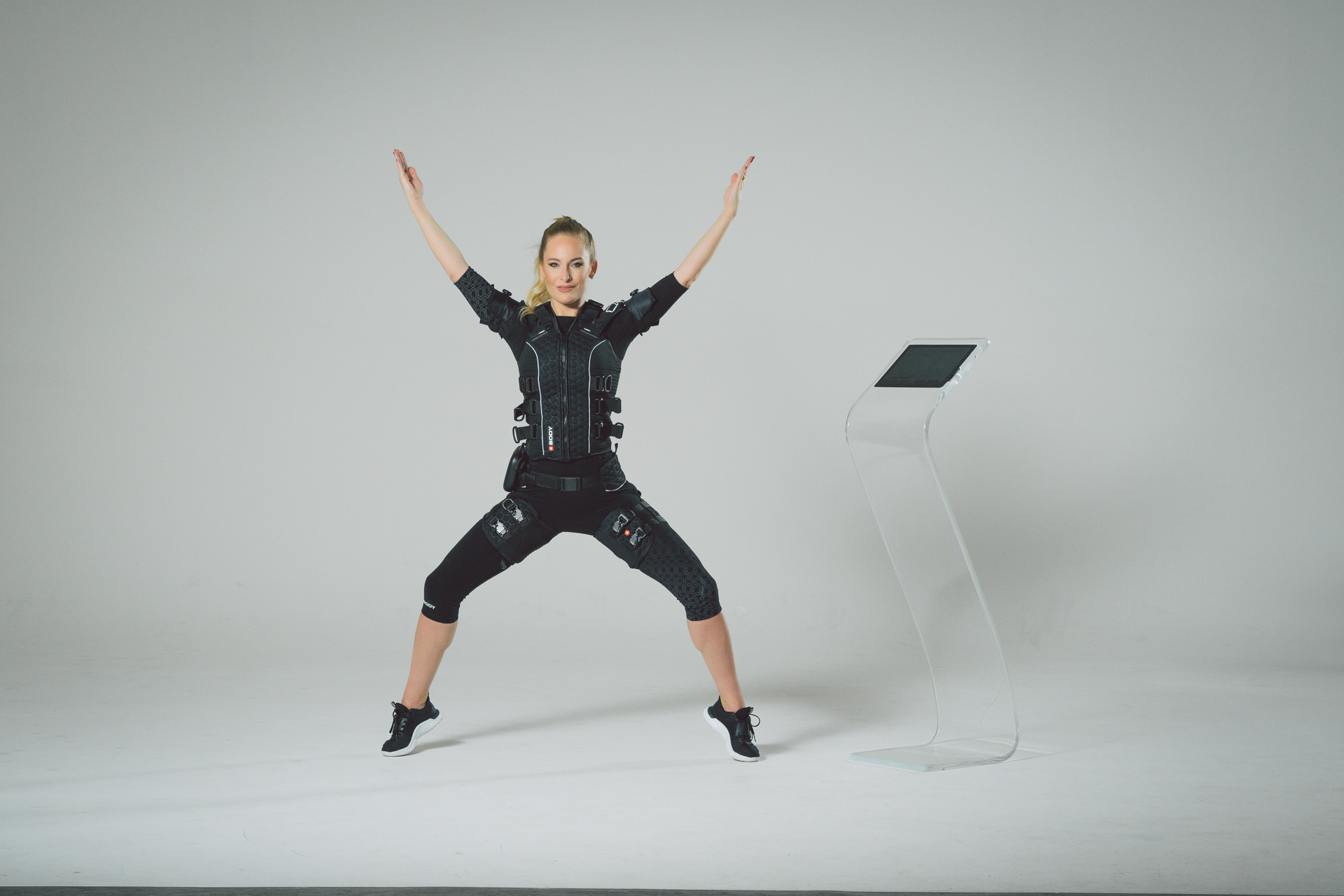 ile-kalorii-spala-trening-ems